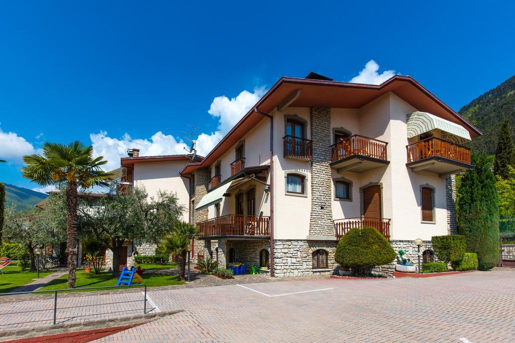 Villa Mariarosa Apartments Tignale Exterior photo