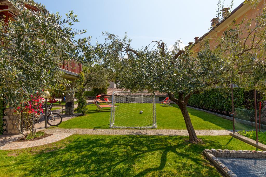 Villa Mariarosa Apartments Tignale Exterior photo
