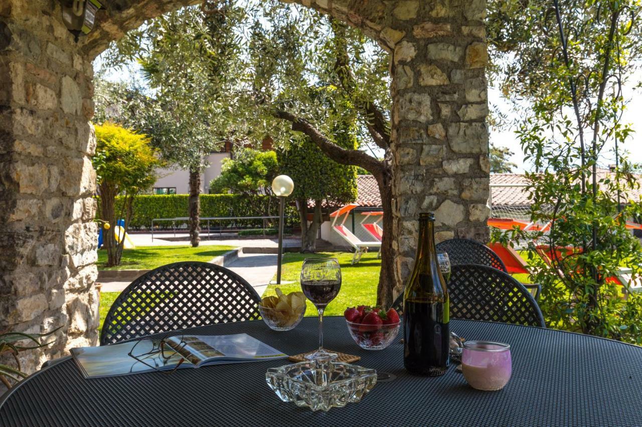 Villa Mariarosa Apartments Tignale Exterior photo